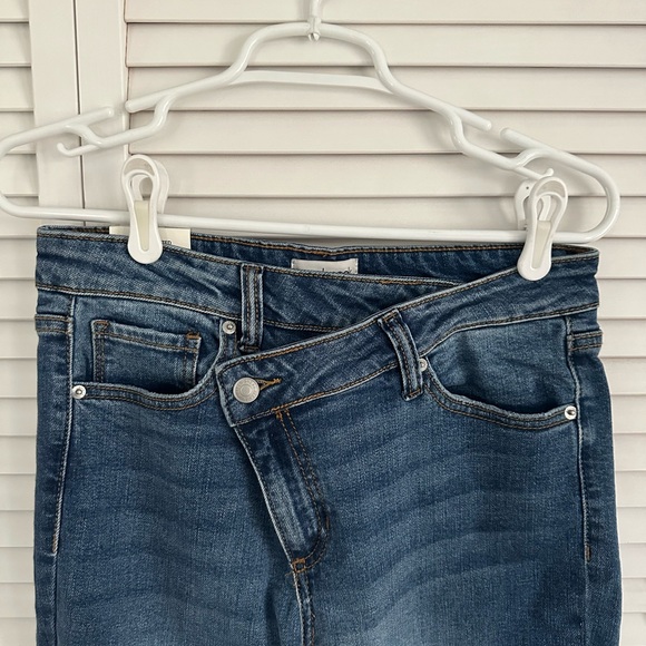 Crossover Jeans - Picture 2 of 5